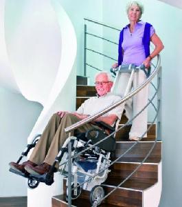 foto van hulpmiddel Alber scalamobil S35 en S38 trappenklimapparaat voor de rolstoel