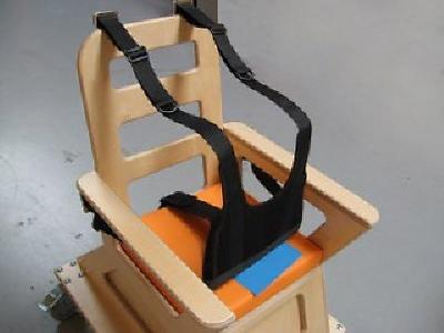 foto van hulpmiddel Fixatiehes met zitbroek voor stoel A047HZ00