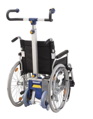 AAT S-Max D135 met rolstoel