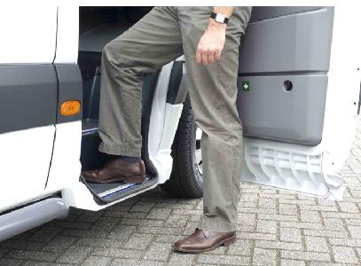B-STYLE Verlaagde instap voor de Mercedes-Benz Sprinter